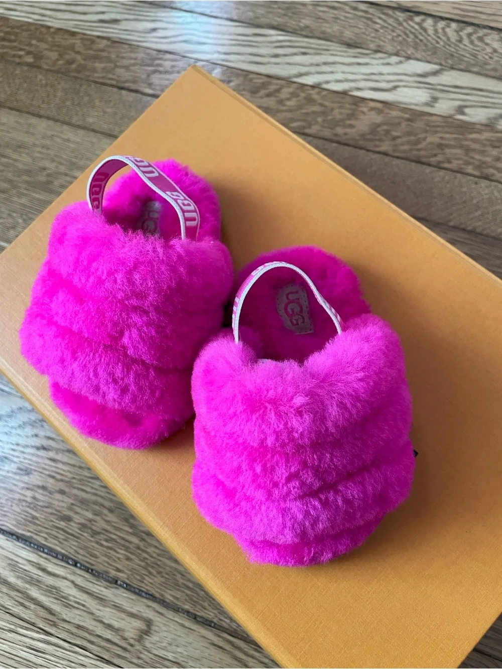UGG Kids' Fluff Yeah Slide - Bright Pink toddler size 4/5